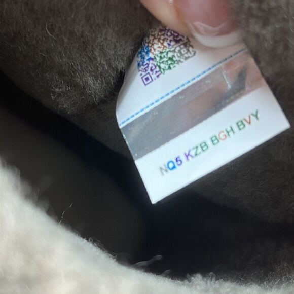 UGG CLASSIC SHORT II UGG GRAPHIC BOOT - Picture 7 of 7